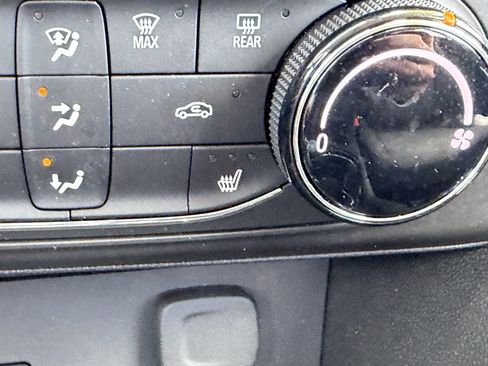 Used 2024 Buick Encore GX Preferred w/ Comfort Package AWD/4WD image 23
