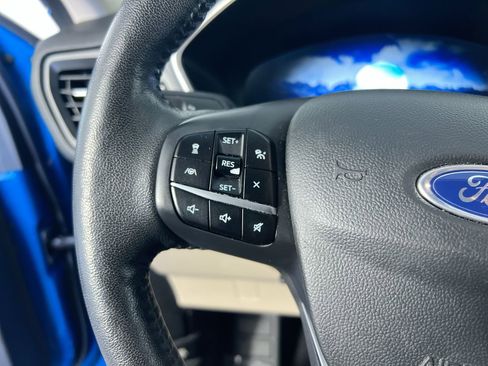 Used 2020 Ford Escape Titanium FWD image 16