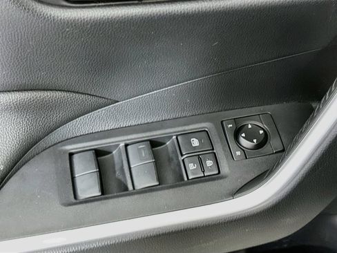 Used 2022 Toyota RAV4 LE AWD/4WD image 19