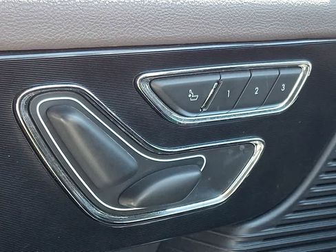 Used 2021 Lincoln Corsair FWD w/ Premium Package image 24