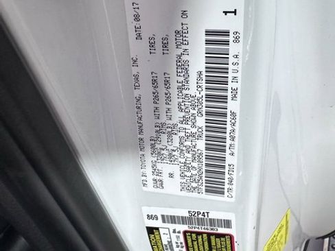 Used 2017 Toyota Tacoma TRD Sport image 30