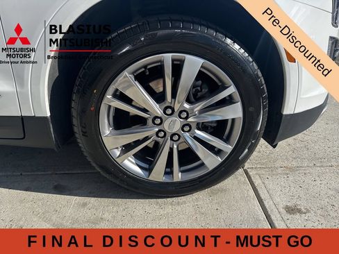Used 2024 Cadillac XT5 Premium Luxury AWD/4WD image 3