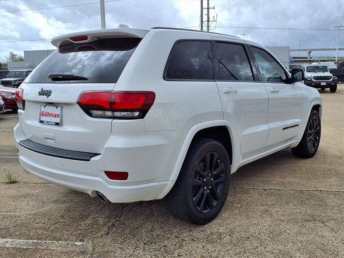 Used 2019 Jeep Grand Cherokee Altitude image 25