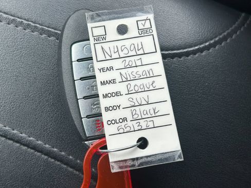Used 2017 Nissan Rogue SV FWD image 37