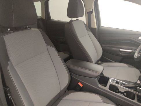 Used 2017 Ford Escape SE w/ Equipment Group 201A FWD image 21
