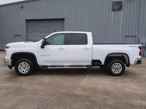 Used 2025 Chevrolet Silverado 2500 LT w/ Convenience Package image 7