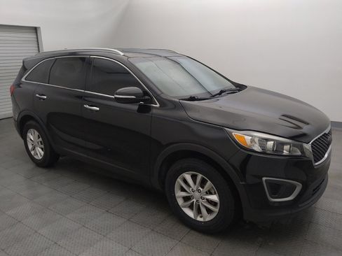 Used 2018 Kia Sorento FWD image 11