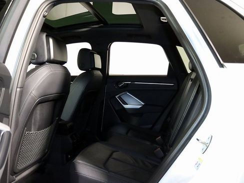 Used 2025 Audi Q3 2.0T Premium image 14