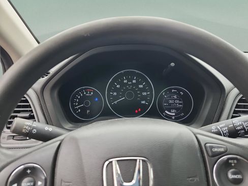 Used 2016 Honda HR-V LX image 12