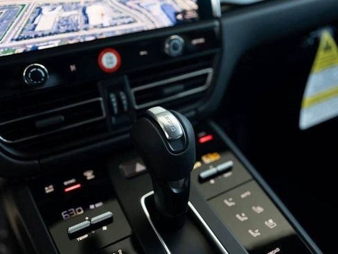 New 2026 Porsche Macan image 67