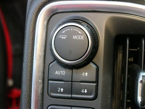 Used 2020 Chevrolet Silverado 1500 LT w/ True North Edition AWD/4WD image 19