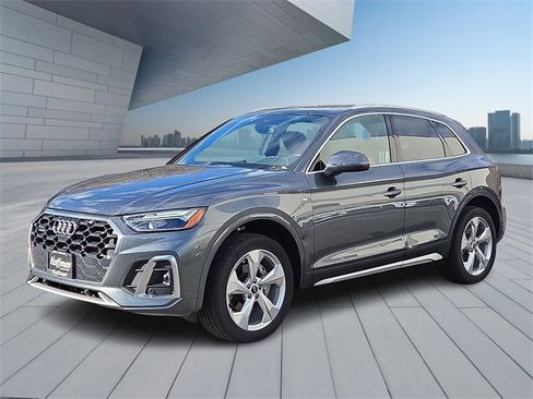 Certified 2023 Audi Q5 2.0T Premium Plus w/ Premium Plus Package image 3