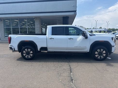 New 2025 GMC Sierra 2500 Denali w/ Denali Reserve Package image 7