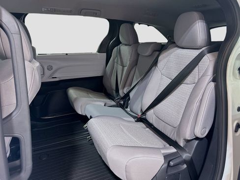 New 2026 Toyota Sienna LE FWD image 20