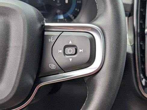 Used 2023 Volvo XC40 B5 Ultimate image 27