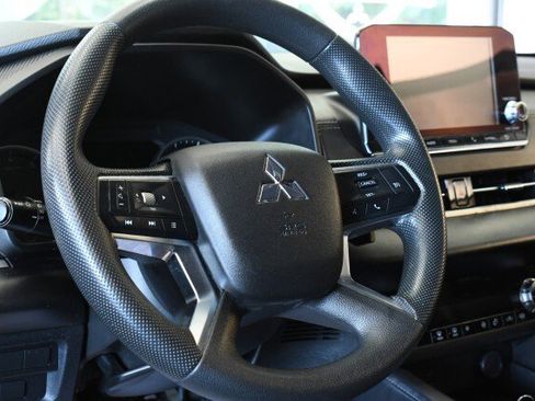 Used 2024 Mitsubishi Outlander ES AWD/4WD image 22