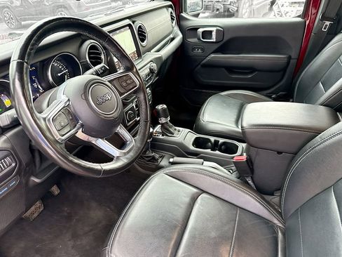 Used 2021 Jeep Wrangler Unlimited Sahara w/ Cold Weather Group AWD/4WD image 25