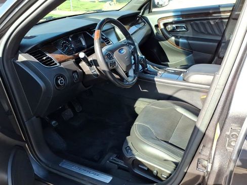 Used 2015 Ford Taurus Limited w/ Equipment Group 301A FWD image 10