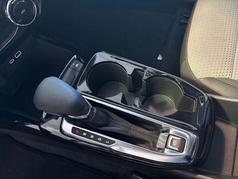 Used 2025 Chevrolet Trax LT image 40