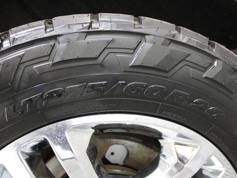 Used 2019 Chevrolet Silverado 2500 High Country w/ Duramax Plus Package image 39