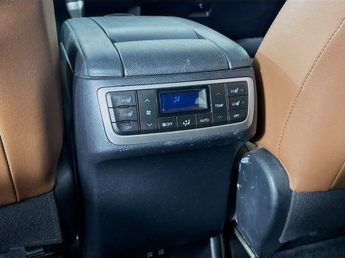 Used 2017 Toyota Highlander Limited Platinum image 29