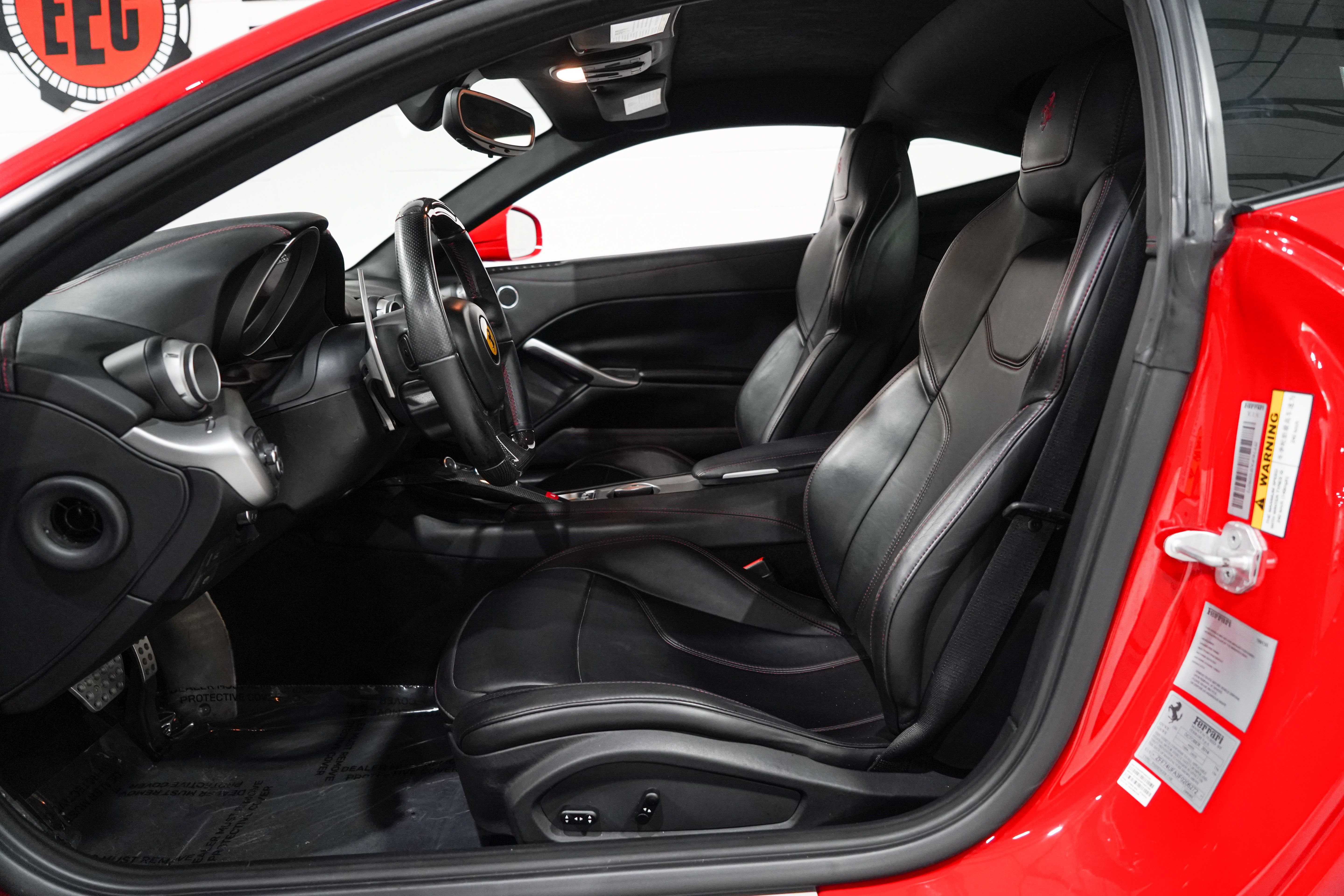 Used 2015 Ferrari F12 Berlinetta RWD image 8