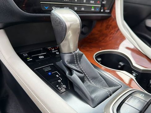 Used 2018 Lexus RX 350L FWD w/ Premium Package image 32