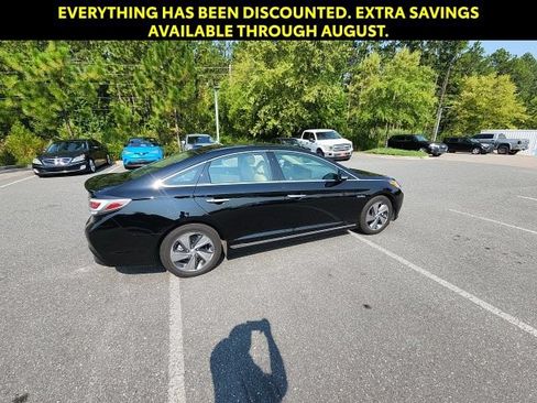 Used 2017 Hyundai Sonata Limited w/ Ultimate Package 02 FWD image 12
