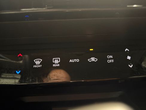 Used 2026 Nissan Kicks SR FWD image 31