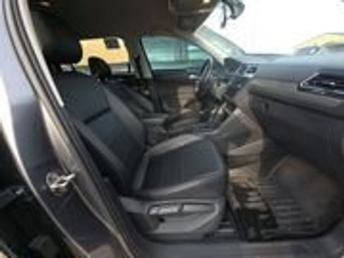 Used 2018 Volkswagen Tiguan SEL image 3