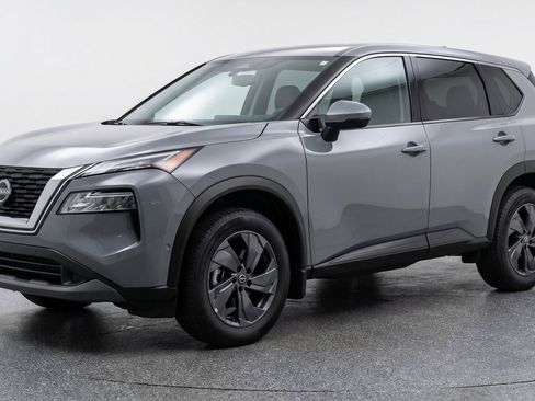 Used 2025 Nissan Rogue SV FWD image 2