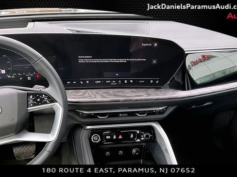 Used 2025 Audi Q5 Premium Plus w/ Premium Plus image 6