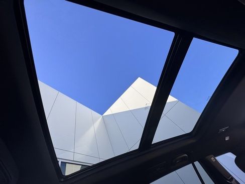 Used 2023 Cadillac XT6 Premium Luxury w/ Technology Package image 35