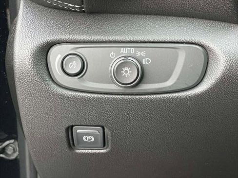 Used 2023 Chevrolet Blazer LT image 18