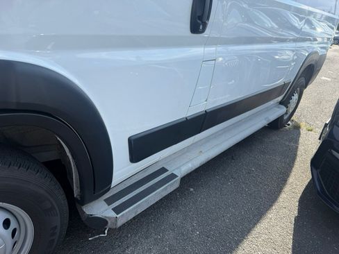 Used 2025 RAM ProMaster 2500 w/ U-Haul Equipment Group FWD image 22