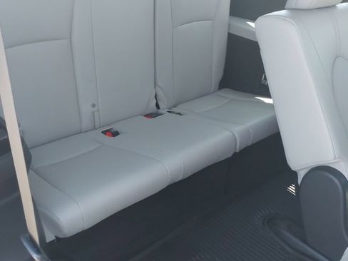 Used 2025 Toyota Grand Highlander AWD image 10