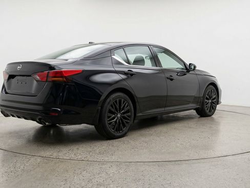 Used 2025 Nissan Altima 2.5 SV image 9