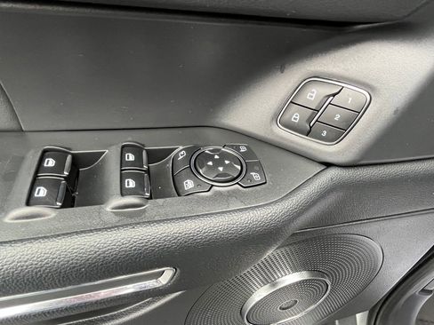 Used 2024 Ford Expedition XLT image 12