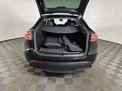 Used 2024 Tesla Model Y Long Range AWD/4WD image 26