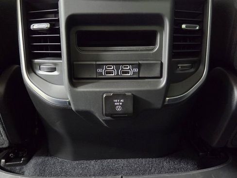 Used 2025 RAM 1500 Big Horn AWD/4WD image 32