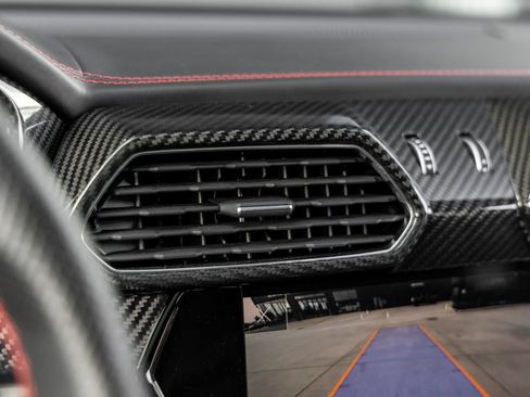 Used 2022 Lamborghini Urus AWD/4WD image 29