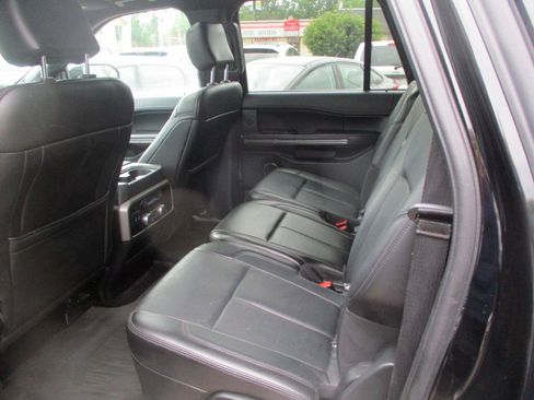 Used 2018 Ford Expedition Max XLT w/ Equipment Group 201A AWD/4WD image 12