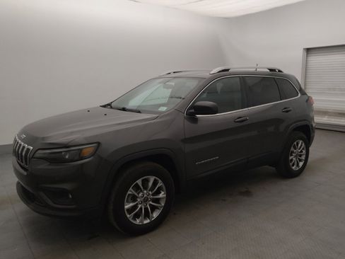 Used 2019 Jeep Cherokee Latitude Plus AWD/4WD image 2