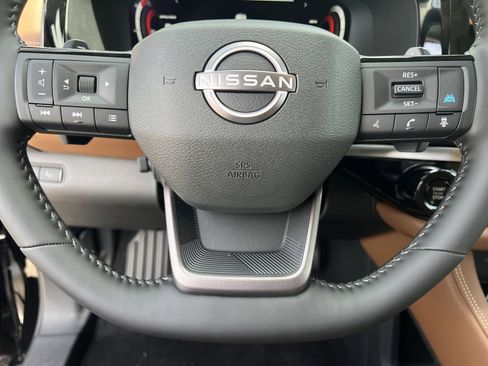New 2026 Nissan Pathfinder Platinum FWD image 9