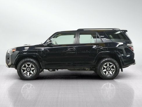 Used 2022 Toyota 4Runner TRD Off-Road Premium AWD/4WD image 2