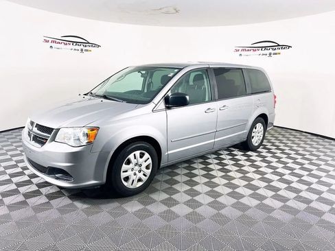Used 2016 Dodge Grand Caravan SE w/ Quick Order Package 29E SE FWD image 4