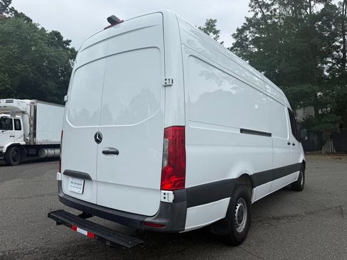 Used 2021 Mercedes-Benz Sprinter 2500 image 8