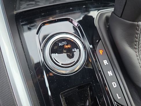 Used 2025 Chevrolet Colorado W/T w/ WT Custom Package image 27