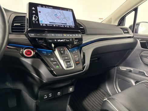 Used 2025 Honda Odyssey Elite image 16