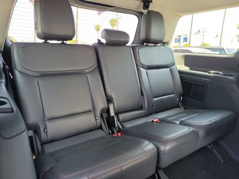 Certified 2025 Ford Expedition Active AWD/4WD image 19